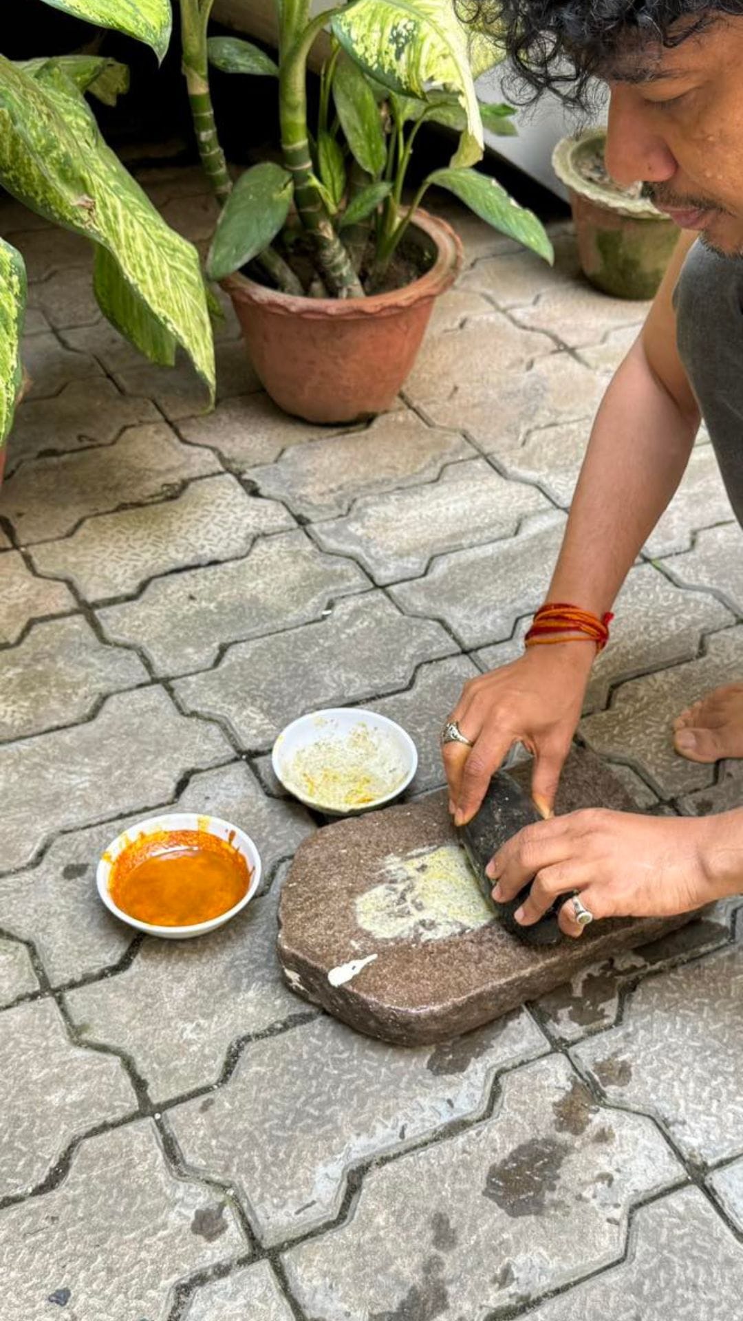 যিয়ে অসমীয়া লোক সংগীতক বিশ্ব দৰবাৰত প্ৰতিষ্ঠা কৰিছে।