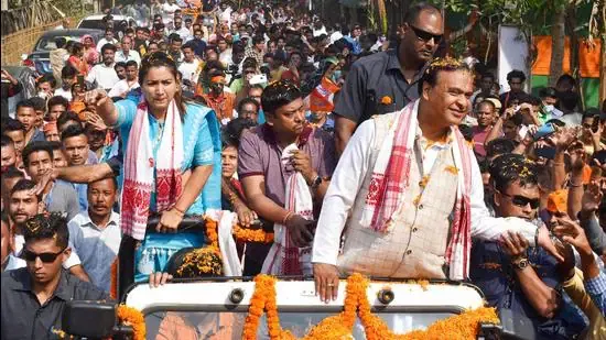 নিৰ্বাচনী প্ৰচাৰৰ মাজতে মুখ্যমন্ত্ৰী হিমন্ত শৰ্মাই ক'লে - আগতে তেজৰ ফাকুৱা আছিল অসমত! বন্ধ, ধৰ্ণা, বোমা বিস্ফোৰণ, বড়ো আন্দোলন, কাৰ্বি আন্দোলন, আদিবাসী আন্দোলন, আলফা আন্দোলনেৰে অসমৰ আকাশ ধুৱলি-কুৱলি হৈ আছিল।