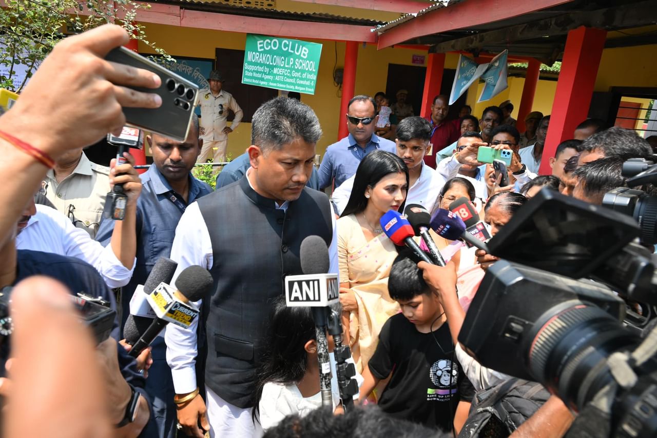 এইবাৰ নিৰ্বাচনী প্ৰচাৰটো অংশ লৈছিল অভিনেত্ৰী আইমী বৰুৱাই আৰু পূৰ্বেও ভোট দিবলৈ ৰাইজক জনাইছিল আহ্বান।