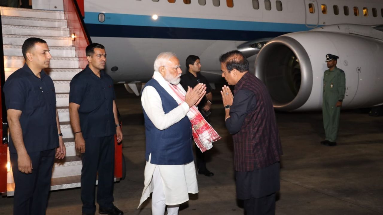 মোদীৰ আগমনৰ বাবে সুৰক্ষাৰ দিশলৈ লক্ষ্য কৰি অধিত তৎপৰ হৈছে গুৱাহাটী আৰক্ষী।কাইলৈ নলবাৰীত এক বিশাল নিৰ্বাচনী সভাত অংশগ্ৰহণ কৰিব দেশৰ প্ৰধানমন্ত্ৰী গৰাকীয়ে ।