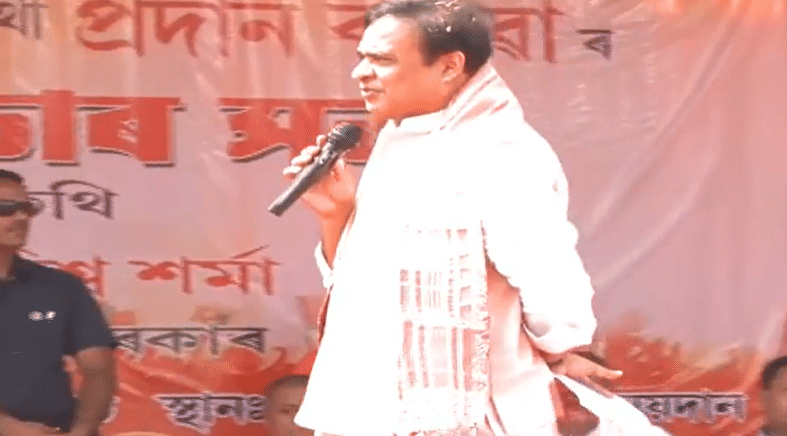 মুখ্যমন্ত্ৰীয়ে কৈছে, মোদী ডাঙৰীয়া প্ৰধানমন্ত্ৰী হ'ল, আৰু এটা এটাকৈ সংগঠনসমূহৰ লগত আলোচনা হ'ল। এজন এজনৈ যুৱক-যুৱতী মূল সুঁতিলৈ উভতি আহিছে।