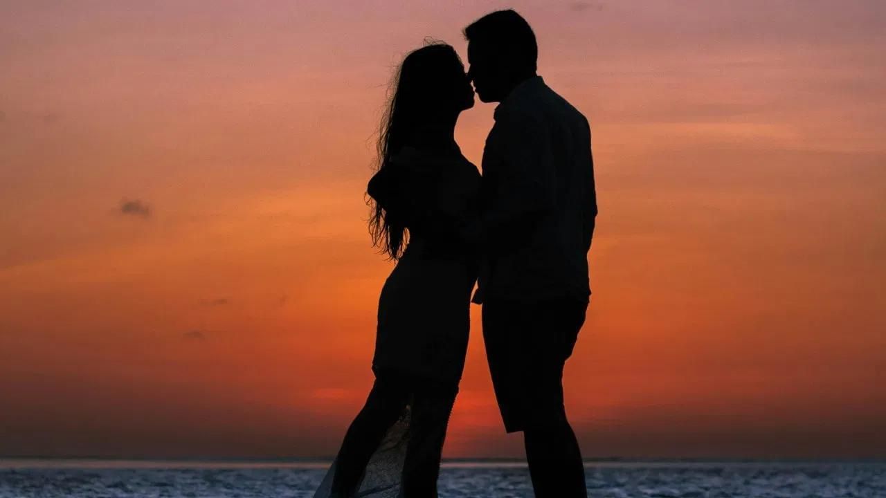 প্ৰেম! মোমায়েকে দিছিল চাকৰি, পিছে মামীয়েকক লৈ পলাল ভাগিনীয়েক… প্ৰেম! মোমায়েকে দিছিল চাকৰি, পিছে মামীয়েকক লৈ পলাল ভাগিনীয়েক…