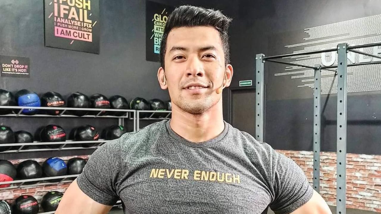 উল্লেখ্য যে অক্ষয় কুমাৰ, টাইগাৰ শ্ৰফ অভিনীত বলীউডৰ বিগ বাজেটৰ চিনেমাত আছে গুৱাহাটীৰ যুৱক কিন্নৰ বৰুৱা (পৃথু)।