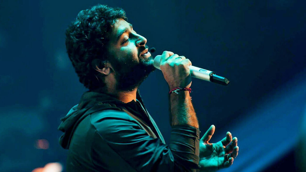 আজি অৰিজিৎ সিঙৰ ওপজা দিন। এই দিনটোত সামাজিক মাধ্যমত শুভেচ্ছা বাণীৰে উপচাই পেলাই অনুৰাগীয়ে।