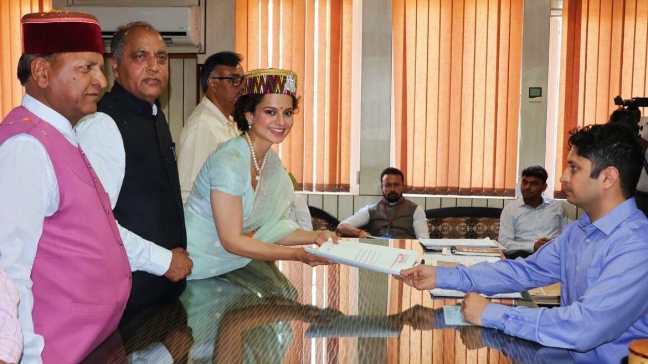 কংগনা ৰানাৱটে ইতিমধ্যে লোকসভা নিৰ্বাচনত প্ৰতিদ্বন্দ্বিতা আগবঢ়াইছে । লোকসভা নিৰ্বাচনৰ বাবে মণ্ডীৰ পৰা মনোনয়ন দাখিল কৰিছে কংগনা ৰানাৱটে ।