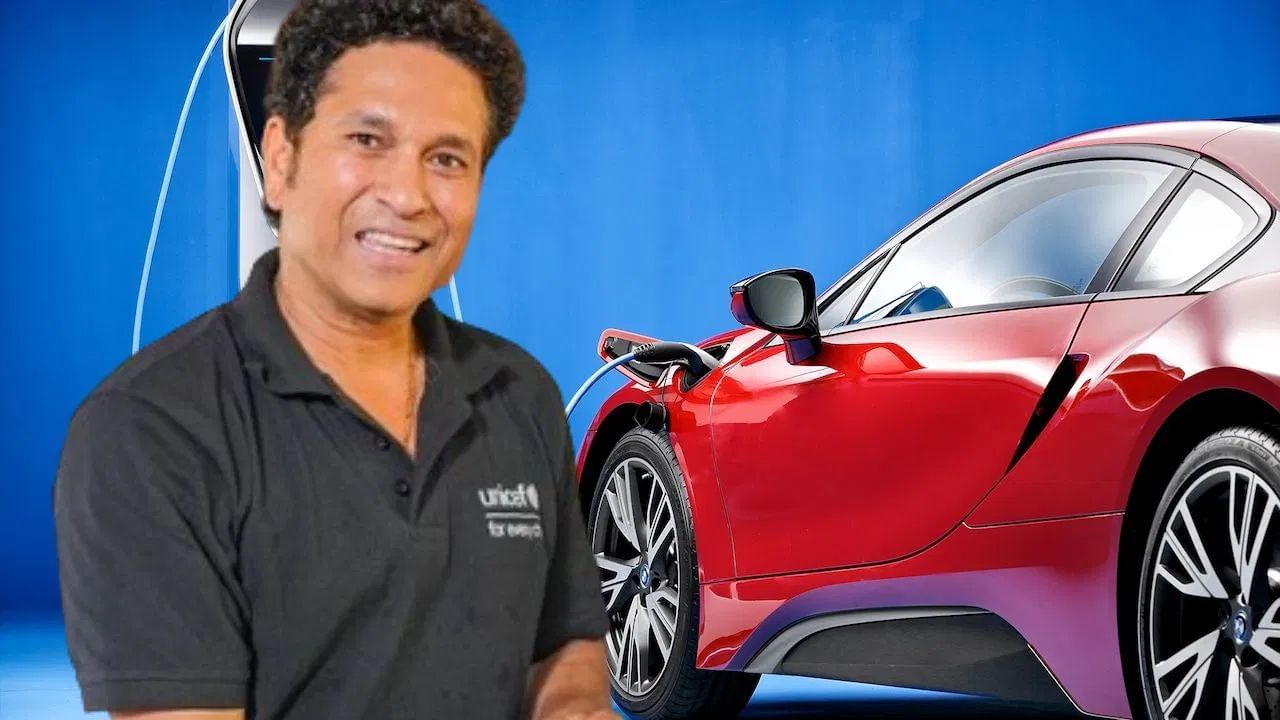 ক্ৰিকেটৰ ভগৱান খ্যাত শচীন তেণ্ডুলকাৰৰ আছে BMW i8। এই বাহনখনৰ মূল্য প্ৰায় ২.৬২ কোটি টকা। ইয়াত ১.৫ লিটাৰৰ পেট্ৰ’ল ইঞ্জিন আছে, যি ৩৫৭hp পাৱাৰ আৰু ৫৭০Nm টৰ্ক উৎপন্ন কৰে।