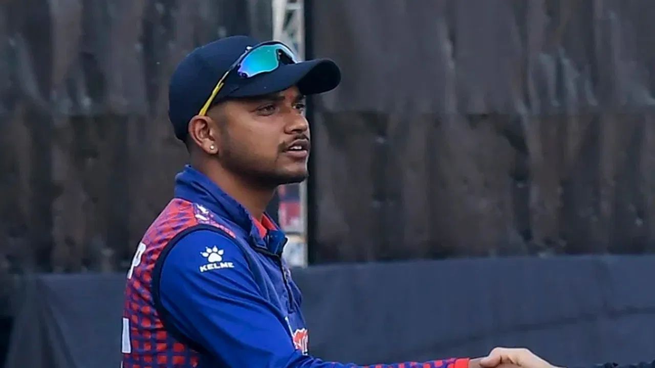 সন্দীপ লামিচানেৰ বিৰুদ্ধে নাবালিকা ছোৱালীয়ে ধৰ্ষণৰ অভিযোগ উত্থাপন হৈছিল যদিও শেহতীয়াকৈ এই খেলুৱৈগৰাকীক কাঠমাণ্ডু উচ্চ ন্যায়ালয়ে দোষমুক্ত কৰিছে।
