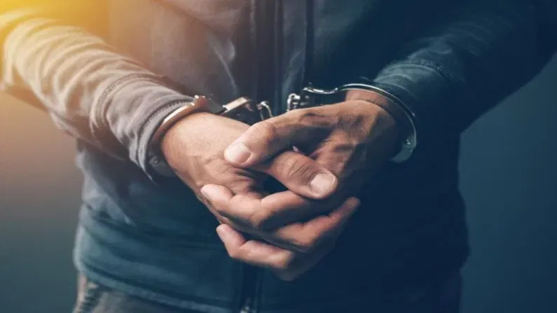 গে ডেটিং এপত বন্ধুত্ব, ঘৰলৈ গৈ খুৱালে নিচাযুক্ত চকলেট আৰু পাছত যুৱকৰ সৈতে ভয়ংকৰ কাণ্ড গে ডেটিং এপত বন্ধুত্ব, ঘৰলৈ গৈ খুৱালে নিচাযুক্ত চকলেট আৰু পাছত যুৱকৰ সৈতে ভয়ংকৰ কাণ্ড