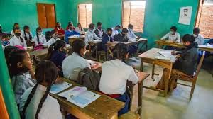 ইয়াৰোপৰি বিদ্যালয়সমূহ খোৱাপানীৰ যোগানৰ পৰা আৰম্ভ কৰি প্ৰাৰ্থনা সভা বাৰাণ্ডাত অনুষ্ঠিত কৰাৰ নিৰ্দেশ দিছে। আজিও ৰাজ্যত পৰিছে উৎকট গৰম। পৰৱৰ্তী সময়ত শিক্ষা বিভাগে গুৰুত্বপূৰ্ণ নিৰ্দেশনা জাৰি কৰিব বুলি আশা কৰা হৈছে।