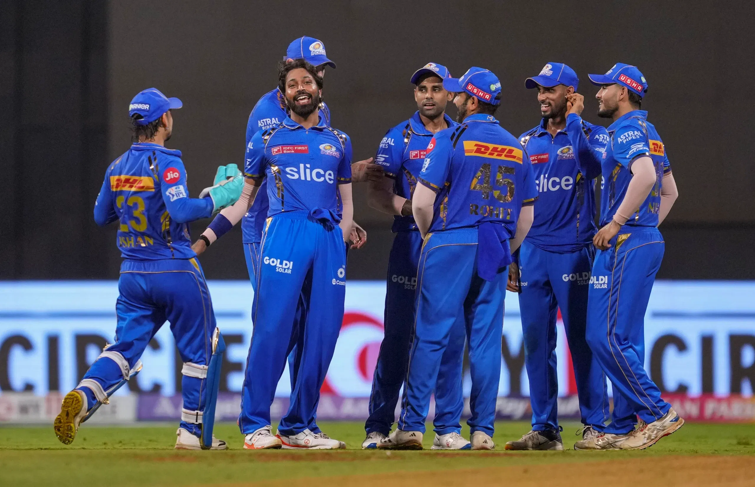 হাৰ্দিকৰ কামৰ পৰিচালনাৰ প্ৰতি লক্ষ্য ৰাখি বিচিচিআইয়ে তেওঁক প্ৰথম শ্ৰেণীৰ ক্ৰিকেট খেলিব নালাগে বুলি কৈছে। কিন্তু ঘৰুৱা ক্ৰিকেটত হাৰ্দিক পাণ্ডিয়াক কেতিয়া দেখা যাব সেয়া লক্ষণীয় হ'ব।