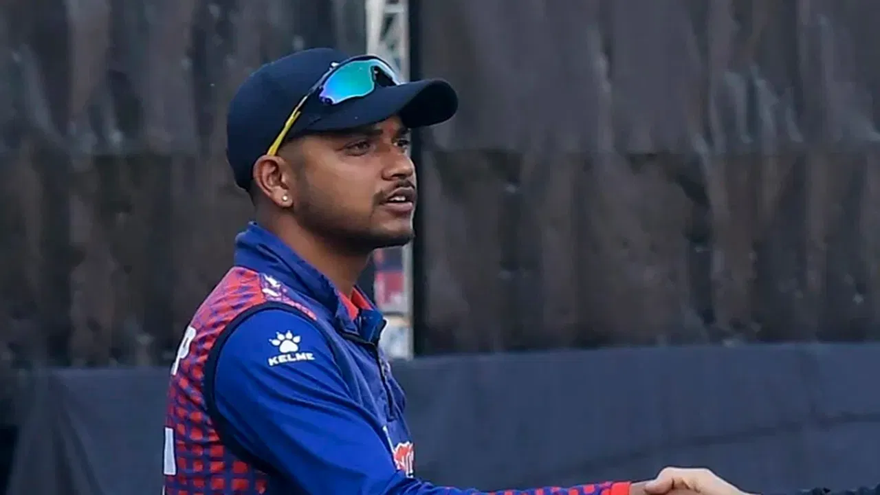 ২০১৯ চনতো সন্দীপ লমিছানে আমেৰিকাৰ ভিছা লাভ কৰা নাছিল। এই খেলুৱৈজনে কেৰিবিয়ান প্ৰিমিয়াৰ লীগত অংশগ্ৰহণ কৰা কথা আছিল। সেই সময়ত এই খেলুৱৈগৰাকীয়ে নেপালৰ প্ৰধানমন্ত্ৰীৰ পৰা সহায় বিচাৰিছিল।