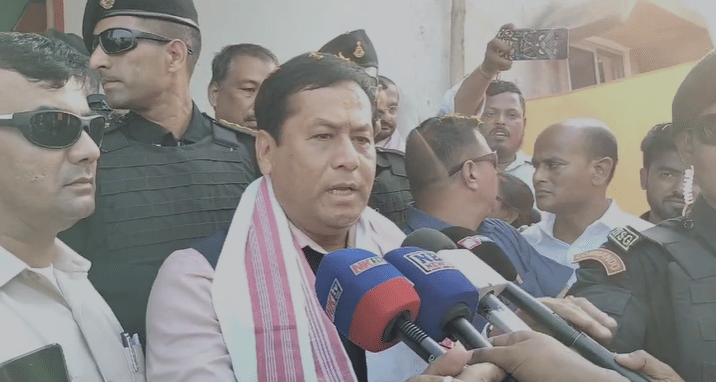 অসমত এইবাৰ ১২খন আসন লাভ কৰিব বিজেপি মিত্ৰজোঁটে। এতিয়া অসমৰ ৰাইজে বেলেগ চিন্তা নকৰে বিজেপি আৰু মিত্ৰ দল। মিত্ৰজোঁটৰ প্ৰাৰ্থী ফনীভূষণ চৌধুৰীৰ হৈ নিৰ্বাচনী প্ৰচাৰ প্ৰাক্তন মুখ্যমন্ত্ৰীগৰাকীৰ। ডিব্ৰুগড়ত জয় নিশ্চিত বুলি ঘোষণা সোণোৱালৰ। 