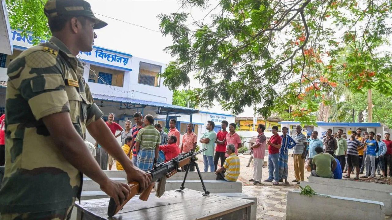 যদি কোনো কাৰ্যালয়ে ছুটী দিবলৈ অস্বীকাৰ কৰে তেন্তে তেওঁলোকৰ বিৰুদ্ধে অভিযোগ দাখিল কৰিলে জৰিমনা বিহা হ’ব পাৰে।