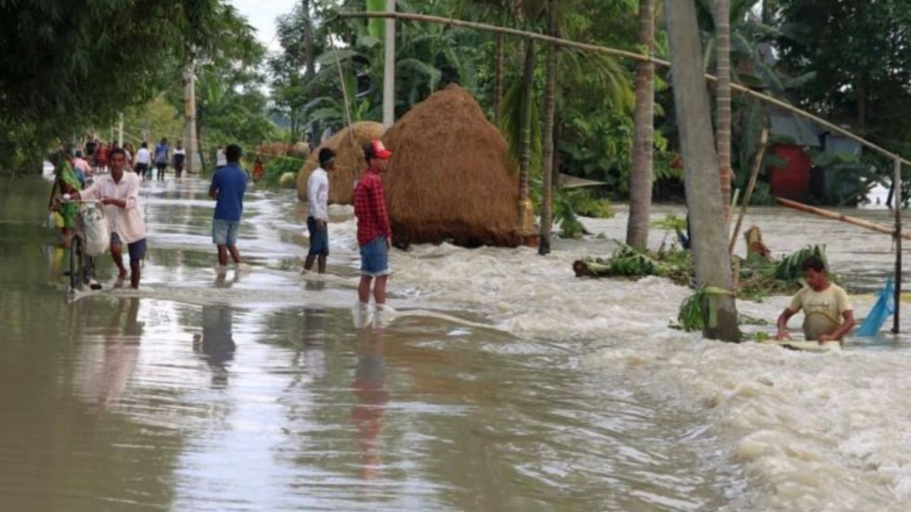 Assam flood: ভয়াৱহ বান পৰিস্থিতি ! বানত ১.৬০ লাখতকৈ অধিক লোক ক্ষতিগ্ৰস্ত,  মৃত্যু হোৱা লোকৰ সংখ্যা ২৬ জনলৈ বৃদ্ধি