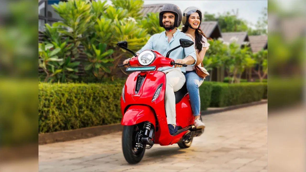 ভাৰতীয় বজাৰত বাজাজ চেটক ২৯০১ ইলেক্ট্ৰিক স্কুটাৰে ওলা এছ ১ৰ দৰে ই-স্কুটাৰৰ সৈতে প্ৰতিযোগিতাত অৱতীৰ্ণ হ’ব।