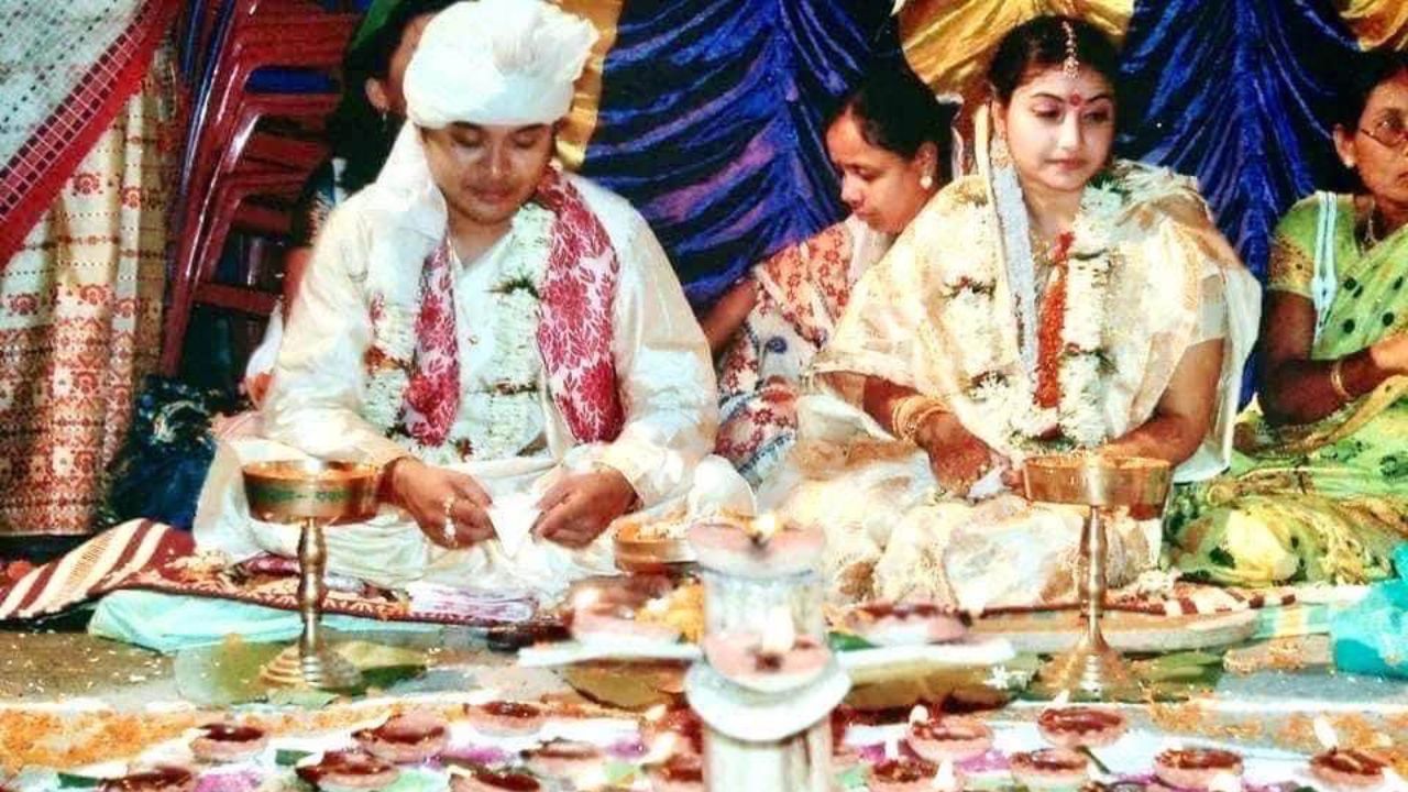 কেন্দ্ৰীয় মন্ত্ৰী পবিত্ৰ মাৰ্ঘেৰিটাই আজি বিবাহ বাৰ্ষিকীৰ শুভাশিস বিচাৰি সামাজিক মাধ্যমত এটা ফেচবুক পোষ্ট শ্বেয়াৰ কৰিছে।