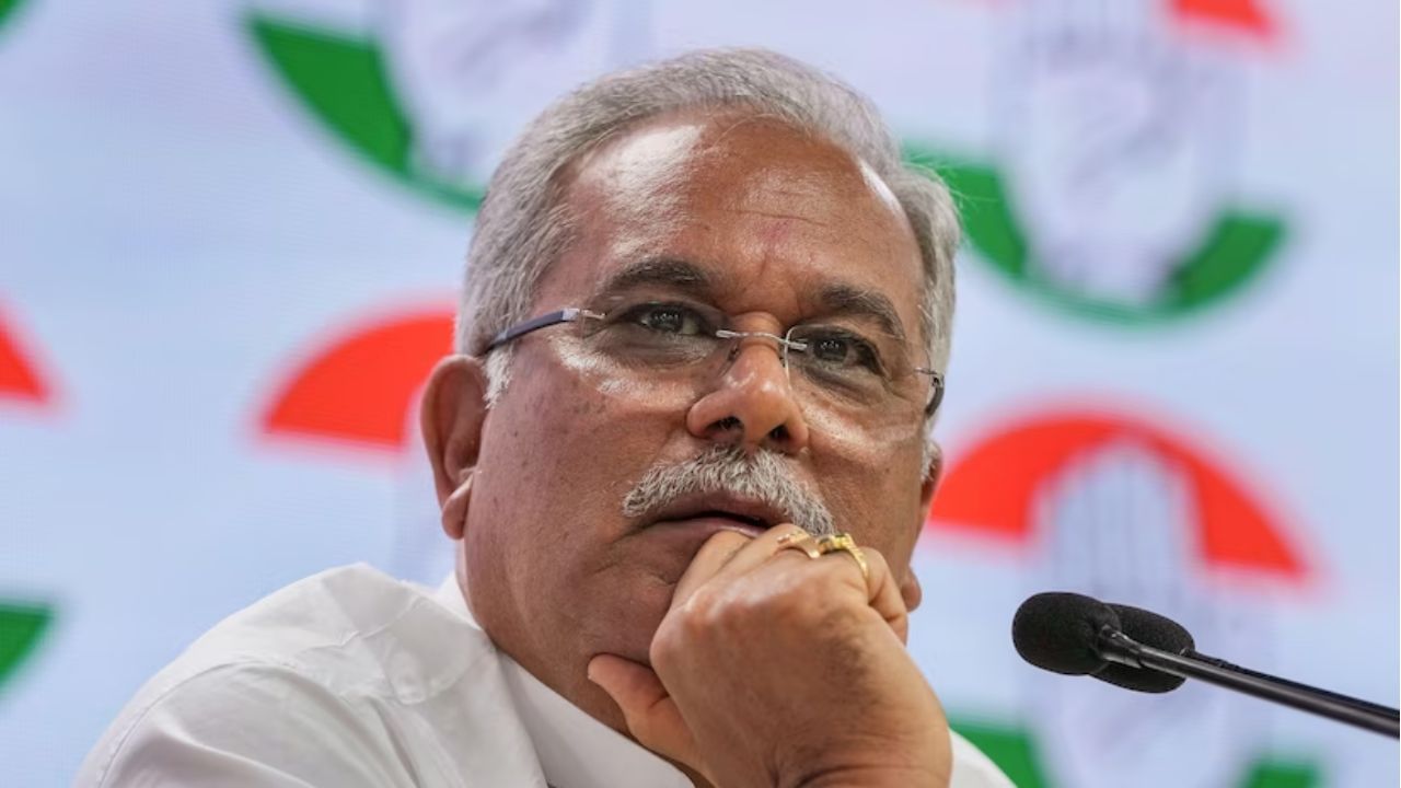 ছত্তীশগড়ত চমকপ্ৰদ প্ৰদৰ্শনেৰে বিজেপিয়ে ৰাজ্যখনৰ ১১ খন আসনৰ ১০ খন আসনেই দখল কৰে। ৰাজ্যখনৰ ৰাজনন্দগাঁও সমষ্টিত পৰাজয়ৰ সন্মুখীন হয় জ্যেষ্ঠ কংগ্ৰেছ নেতা তথা প্ৰাক্তন মুখ্যমন্ত্ৰী ভূপেল বাঘেল। বাঘেলক ৪৪৪১১টা ভোটত পৰাস্ত কৰে বিজেপিৰ সন্তোষ পাণ্ডেই।
