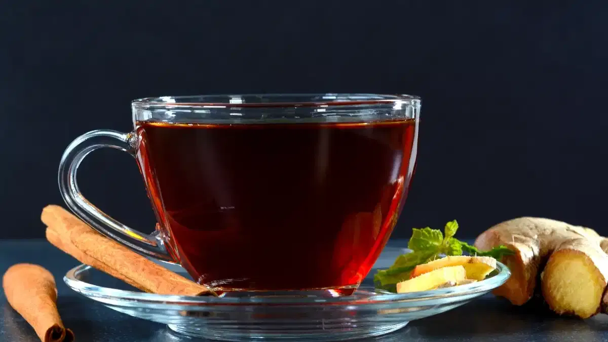 আপুনি পুৱা খালী পেটত খাই নেকি Black Tea? তেন্তে হ’ব পাৰে এইকেইটা সমস্যা আপুনি পুৱা খালী পেটত খাই নেকি Black Tea? তেন্তে হ’ব পাৰে এইকেইটা সমস্যা