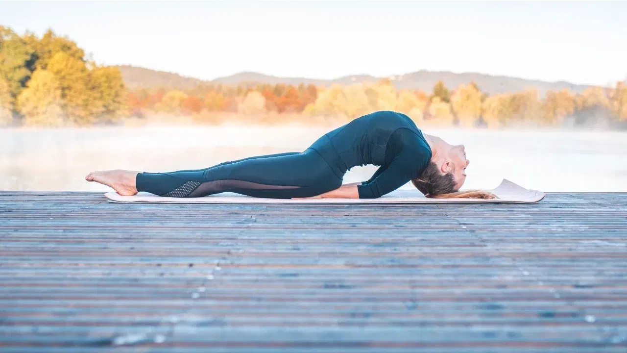 যদি আপুনি নিয়মিতভাৱে মৎস্যাসন অভ্যাস কৰে, তেন্তে কোষ্ঠকাঠিন্যৰ পৰা পৰিত্ৰাণ পোৱাৰ উপৰিও ই আপোনাৰ হজম শক্তিও উন্নত কৰিব। এই যোগ আসন মেৰুদণ্ড আৰু পেশী শক্তিশালী কৰাৰ লগতে কান্ধৰ বিষ আদি কমোৱাতো উপকাৰী।