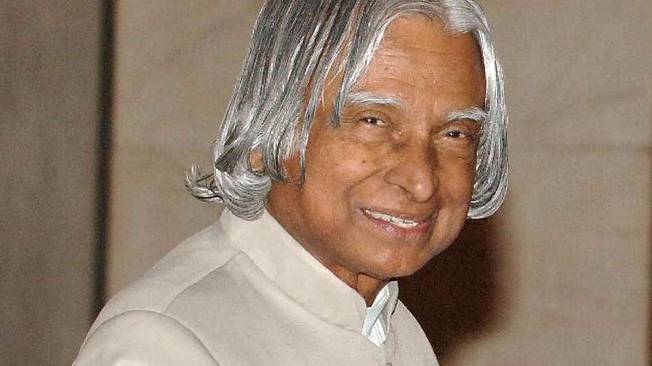 “জাতিটোৰ শ্ৰেষ্ঠ মগজুবোৰ হয়তো শ্ৰেণীকোঠাৰ শেষৰ বেঞ্চবোৰত পোৱা যাব।”