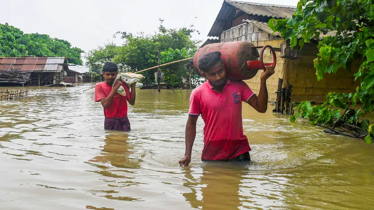 অসমত বানঃ ২৯ খন জিলাত ১৬,২৫,০৮৯লোক প্ৰভাৱিত, মৃত্যুৰ সংখ্যা ৪৬ জনলৈ বৃদ্ধি