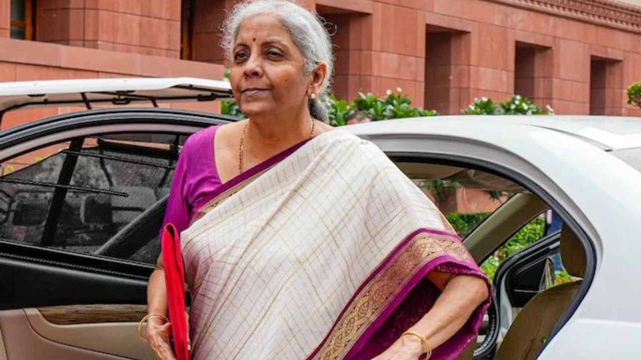 বিত্ত আয়োগৰ খৰচ হ’ব ৯ শতাংশ। কেন্দ্ৰীয় সহযোগিতামূলক আঁচনিৰ বাবে ৮ শতাংশ আৰু অন্যান্য খণ্ডসমূহত ৯ শতাংশ ব্যয় ধাৰ্য কৰা হৈছে ।