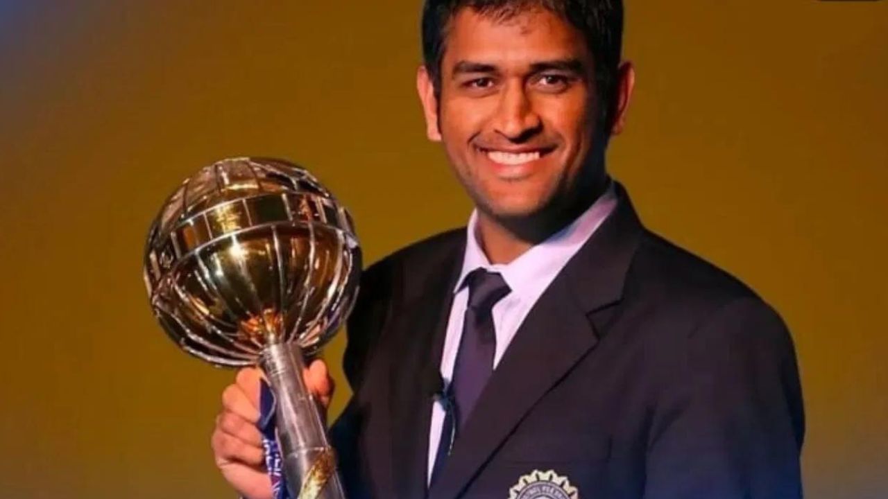 ভাৰতীয় ক্ৰিকেট দলৰ প্ৰাক্তন অধিনায়ক। চেন্নাই ছুপাৰ কিংছৰ অধিনায়ক আছিল মহেন্দ্ৰ সিং ধোনী।