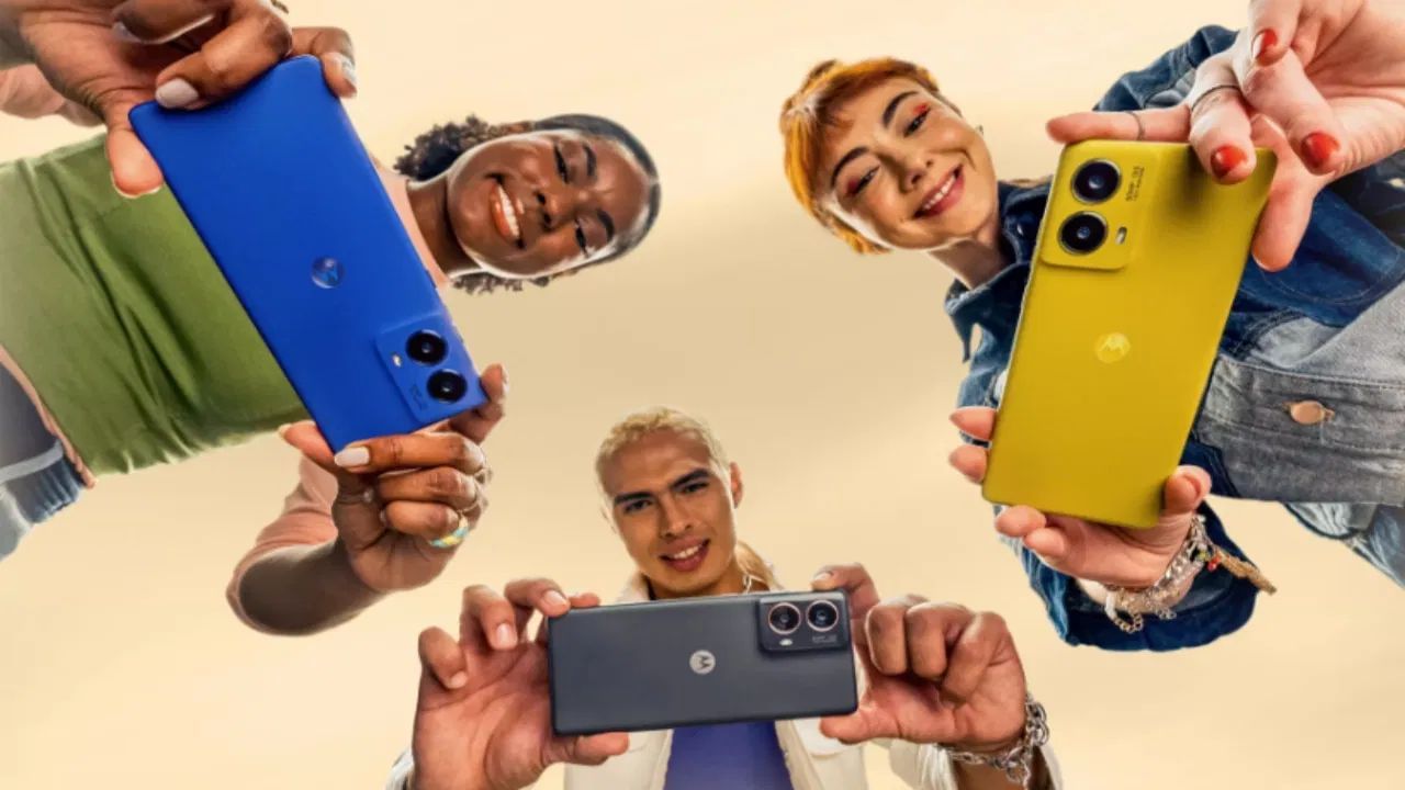 Moto G85 5G: মটৰ’লা কোম্পানীয়ে অহা সপ্তাহত ভাৰতত গ্ৰাহকৰ বাবে G series ৰ আন এটা নতুন স্মাৰ্টফোন মুকলি কৰিবলৈ ওলাইছে। অহা ১০ জুলাইত দুপৰীয়া ১২ বজাত এই ফোনটো মুকলি কৰা হ’ব আৰু এই ফোনটো ফ্লিপকাৰ্টত বিক্ৰীৰ বাবে উপলব্ধ হ’ব।