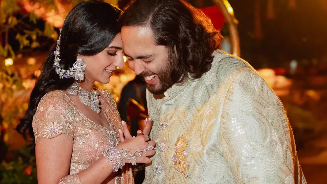 Anant-Radhika Wedding Guest List: আজি বিবাহপাশত আৱদ্ধ হ’ব অনন্ত-ৰাধিকাই, কোন কোন থাকিব অতিথি? Anant-Radhika Wedding Guest List: আজি বিবাহপাশত আৱদ্ধ হ’ব অনন্ত-ৰাধিকাই, কোন কোন থাকিব অতিথি?