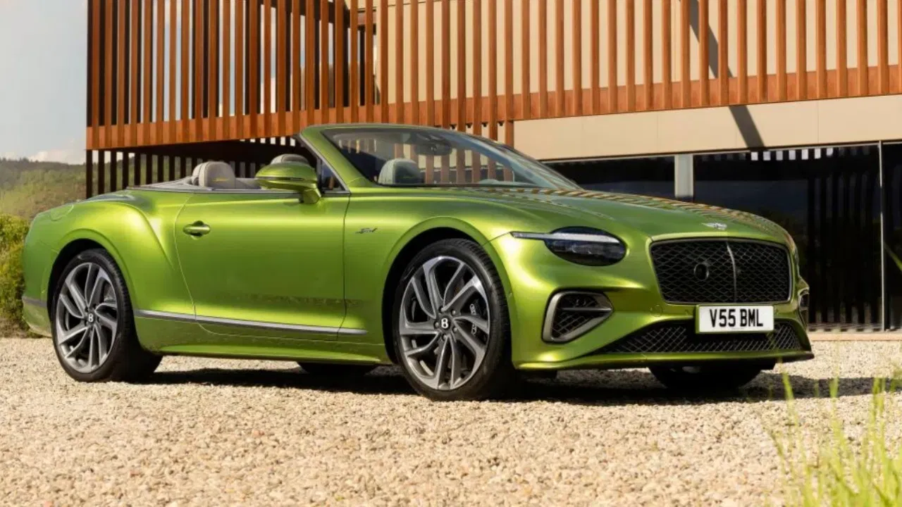 Bentley Continental GTC: খবৰ অনুসৰি মুকেশ আৰু নীতা আম্বানীয়ে এই গাড়ীখন অনন্ত আম্বানী-ৰাধিকা মাৰ্চেণ্টক এংগেজমেণ্ট গিফ্ট হিচাপে দিছে। এই গাড়ীখনৰ মূল্য ৩.৭১ কোটি টকা আৰু এই গাড়ীখনত ৬ লিটাৰৰ W12 ইঞ্জিন আছে যিয়ে ৬২৬bhp শক্তি উৎপাদন কৰে।