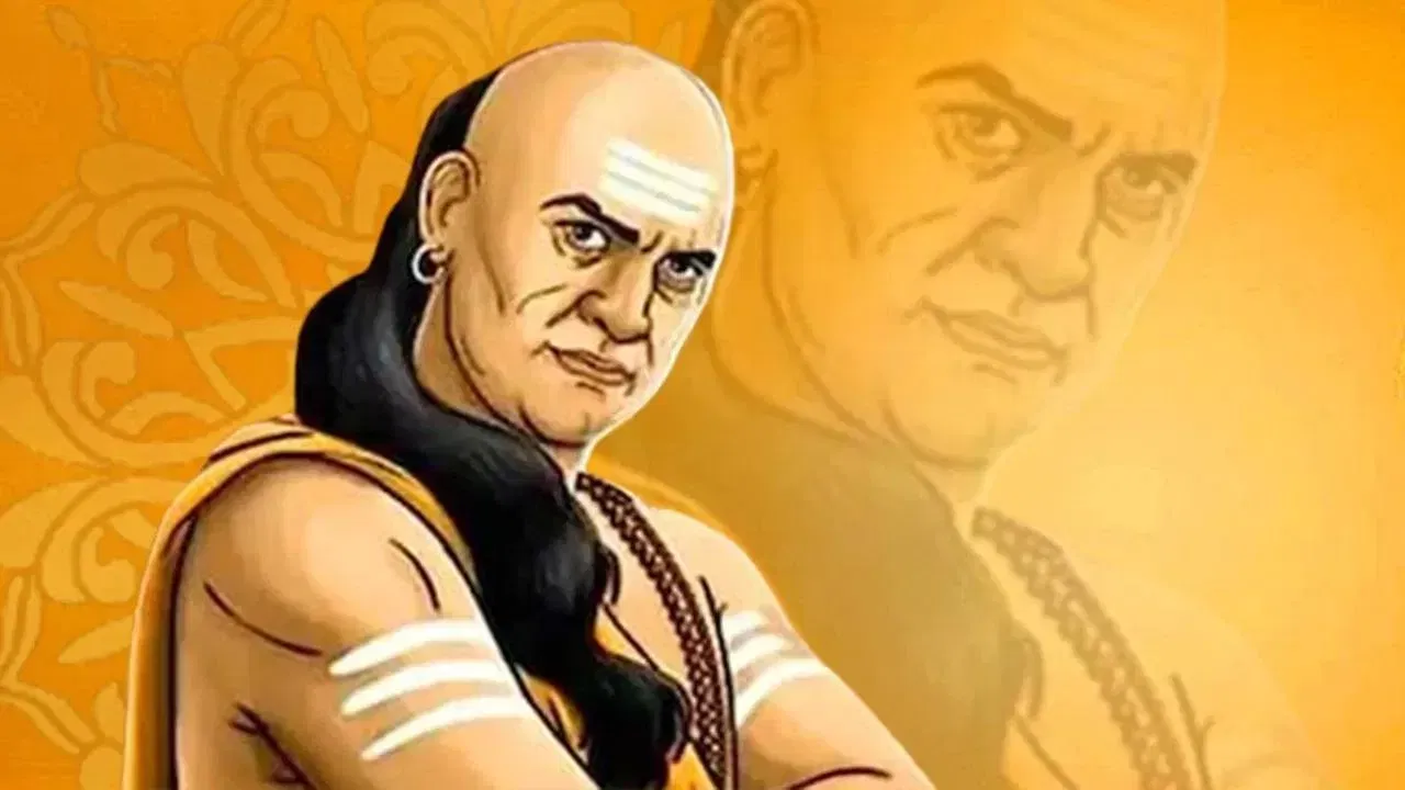 Chanakya Niti : এনে লোকৰ পৰা সদায় আঁতৰত থাকিব, অন্যথা ধ্বংস হ’ব আপোনাৰ জীৱন! Chanakya Niti : এনে লোকৰ পৰা সদায় আঁতৰত থাকিব, অন্যথা ধ্বংস হ’ব আপোনাৰ জীৱন!