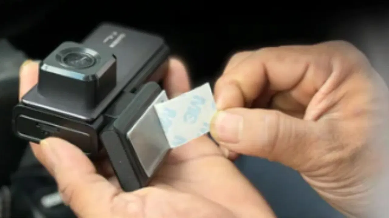 CruiseCam X3 ৰ সৈতে নেভিগেচন আৰু বাস্তৱ সময়ৰ নিৰীক্ষণ অতি সহজ। ইয়াক ৱাইফাইৰ সৈতেও সংযোগ কৰিব পাৰিব। আৰু ইয়াক স্মাৰ্টফোনৰ পৰা সহজেই Boult Cruise App ৰ জৰিয়তে চম্ভালিব পাৰি। এই এপটোত ভিডিঅ’ গেলেৰী, ৰেকৰ্ডিং আৰু লাইভ ষ্ট্ৰীমিংৰ দৰে বৈশিষ্ট্য প্ৰদান কৰা হৈছে।