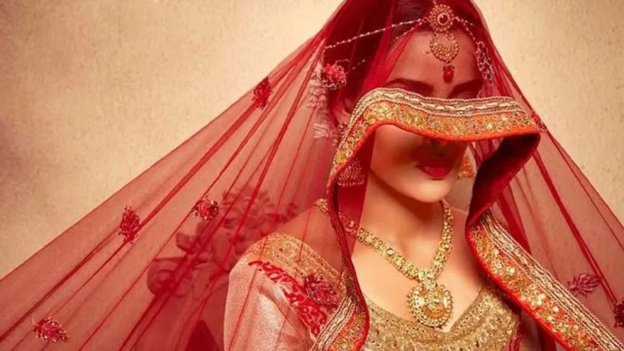 বিয়া হ’ল, হানিমুন গ’ল, পিছে স্বামীহে পচন্দ নহ’ল! বিয়াৰ ২ মাহ পাছত যুৱতীৰ কাণ্ড… বিয়া হ’ল, হানিমুন গ’ল, পিছে স্বামীহে পচন্দ নহ’ল! বিয়াৰ ২ মাহ পাছত যুৱতীৰ কাণ্ড…