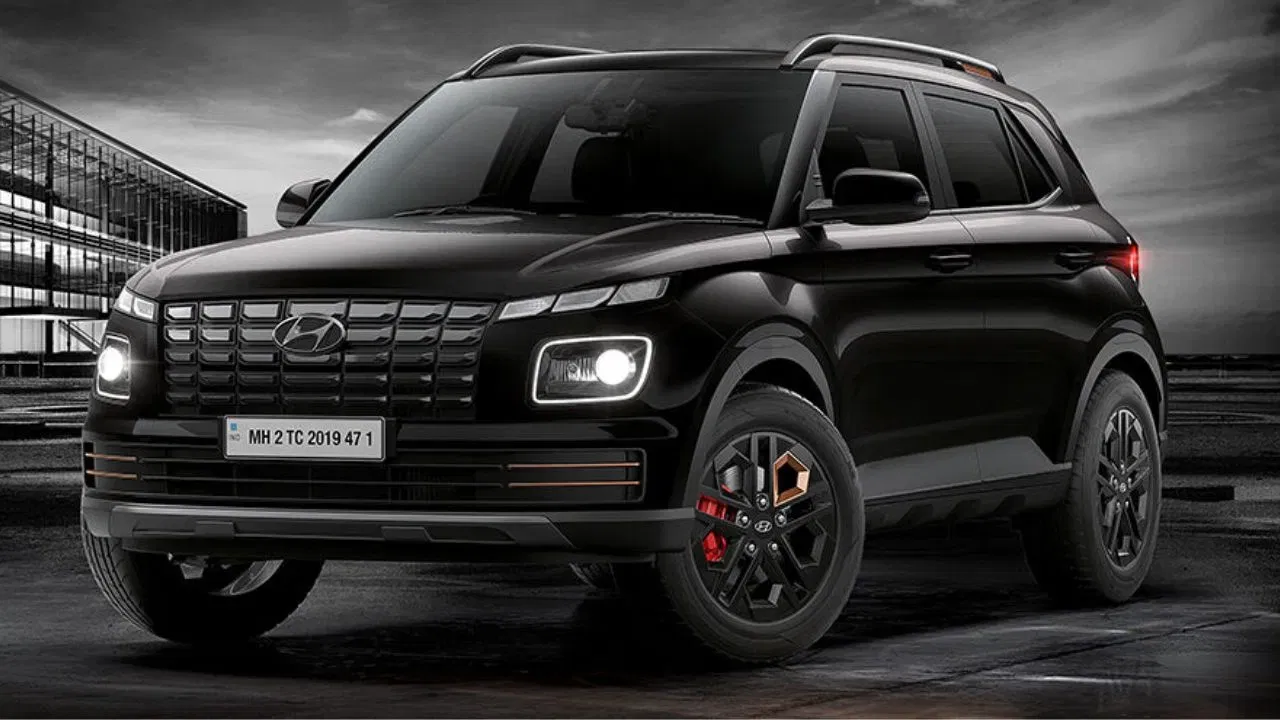 Hyundai Venue: হুণ্ডাইয়ে Venueৰ টাৰ্বো-পেট্ৰ'ল বাহন ক্ৰয় কৰাৰ ক্ষেত্ৰত ৫৫,০০০ টকালৈকে ৰেহাই প্ৰদান কৰিছে । আপুনি ডুৱেল-ক্লাচ গিয়াৰবক্স ভেৰিয়েণ্টত ৫০,০০০ টকালৈকে সঞ্চয় কৰিব পাৰে। আনহাতে নন-টাৰ্বো-পেট্ৰ'ল প্ৰকাৰ ক্ৰয় কৰাৰ ক্ষেত্ৰত ৪৫,০০০ টকালৈকে ৰেহাই প্ৰাপ্ত কৰিব পাৰি। হুণ্ডাই আউৰা ৪৩,০০০টকালৈকে ৰেহাইৰে ক্ৰয় কৰিব পাৰি। (Hyundai)