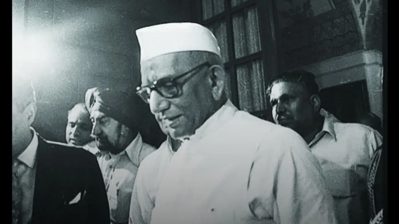 মোৰাৰজী দেশাইৰ পাছত তেওঁ দেশৰ প্ৰথম বিত্তমন্ত্ৰী হ'ব যিয়ে একেৰাহে ৭বাৰ বাজেট উপস্থাপন কৰিব। ইয়াৰ পূৰ্বে মোৰাৰজী দেশাই একেৰাহে ৬বাৰ বাজেট উপস্থাপন কৰাৰ অভিলেখ গঢ়িছে।
