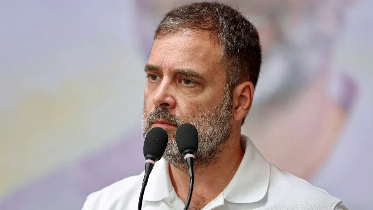INDIA মিত্ৰজোঁটে দেশৰ এক্স-ৰে উলিয়াই আনিব… নিৰ্মলা সীতাৰমণৰ হাঁহিক লৈ কয় ৰাহুল গান্ধীয়ে INDIA মিত্ৰজোঁটে দেশৰ এক্স-ৰে উলিয়াই আনিব… নিৰ্মলা সীতাৰমণৰ হাঁহিক লৈ কয় ৰাহুল গান্ধীয়ে