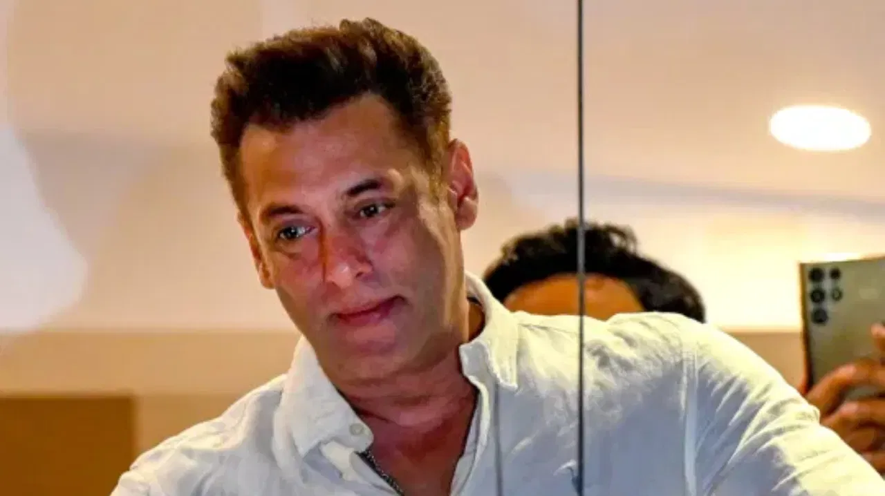 প্ৰসংগ: ছলমান খানৰ বাসগৃহত গুলীচালনা! লৰেন্স বিষ্ণোইৰ ভাতৃ আনমোলৰ বিৰুদ্ধে জামিন অযোগ্য পৰোৱানা জাৰি প্ৰসংগ: ছলমান খানৰ বাসগৃহত গুলীচালনা! লৰেন্স বিষ্ণোইৰ ভাতৃ আনমোলৰ বিৰুদ্ধে জামিন অযোগ্য পৰোৱানা জাৰি