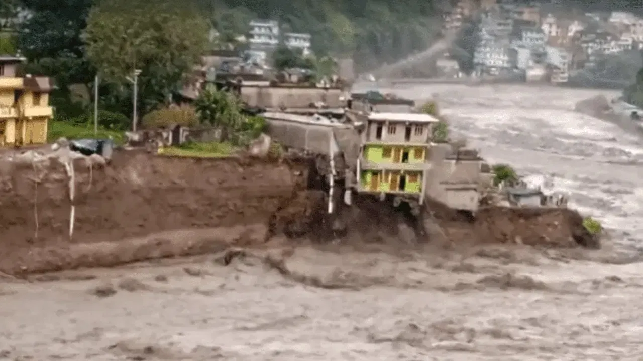 Cloudburst In Tehri: উত্তৰাখণ্ডত ডাৱৰ বিস্ফোৰণ, তীৰ্থস্থানলৈ যোৱা ২০০ তীৰ্থযাত্ৰী আবদ্ধ, এতিয়াও অব্যাহত উদ্ধাৰ অভিযান Cloudburst In Tehri: উত্তৰাখণ্ডত ডাৱৰ বিস্ফোৰণ, তীৰ্থস্থানলৈ যোৱা ২০০ তীৰ্থযাত্ৰী আবদ্ধ, এতিয়াও অব্যাহত উদ্ধাৰ অভিযান