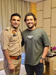  Ms Dhoni Meets 