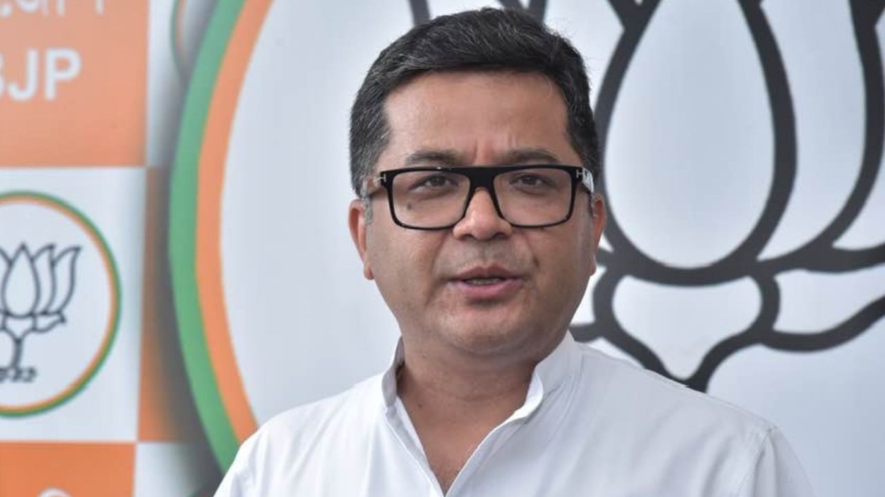 মন্ত্ৰীত্ব লাভৰ পাছতে প্ৰথমটো বিদেশ ভ্ৰমণৰ বাবে সাজু পবিত্ৰ মাৰ্ঘেৰিটা! ৯ দিনত ভ্ৰমণ কৰিব ৫খন দেশ মন্ত্ৰীত্ব লাভৰ পাছতে প্ৰথমটো বিদেশ ভ্ৰমণৰ বাবে সাজু পবিত্ৰ মাৰ্ঘেৰিটা! ৯ দিনত ভ্ৰমণ কৰিব ৫খন দেশ