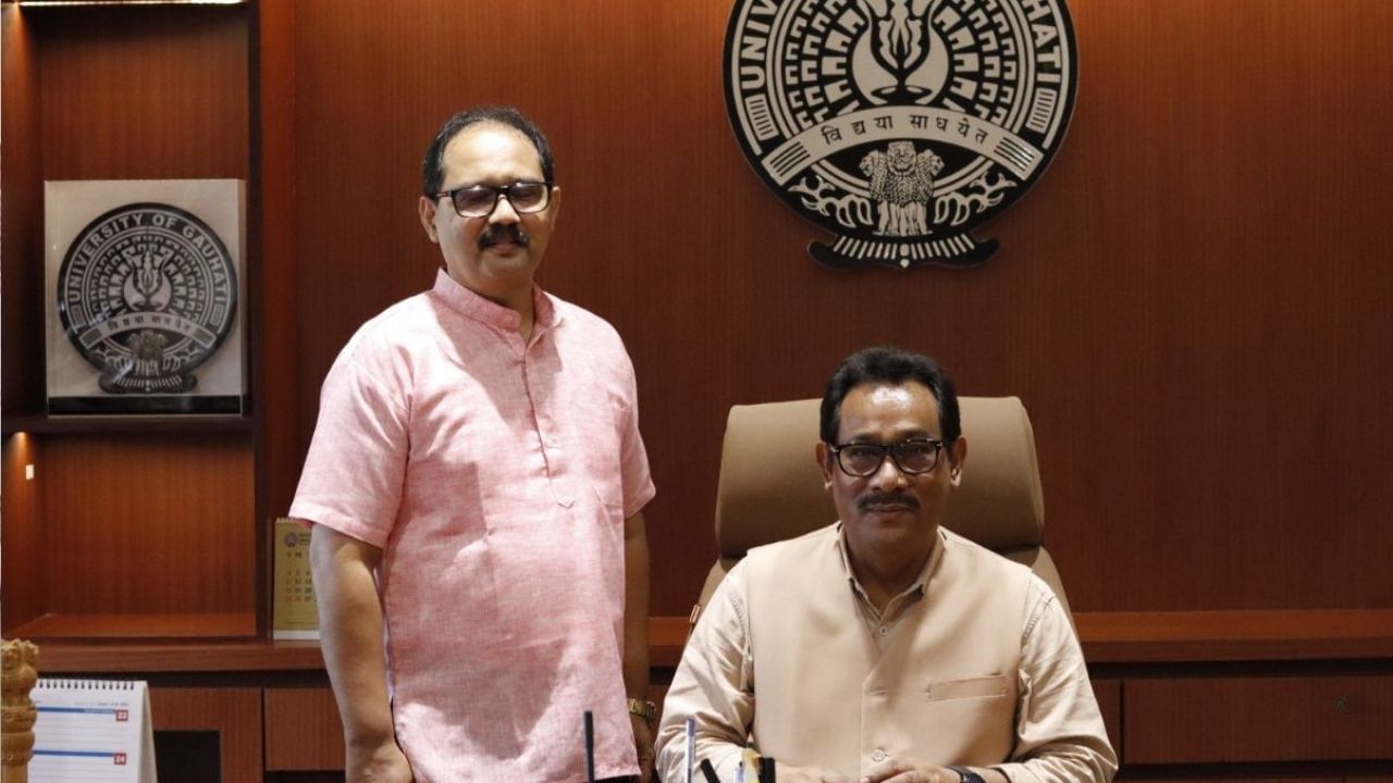 আনুষ্ঠানিকভাৱে গুৱাহাটী বিশ্ববিদ্যালয়ৰ উপাচাৰ্যৰ দ্বায়িত্ব গ্ৰহণ কৰিলে ড০ ননীগোপাল মহন্তই আনুষ্ঠানিকভাৱে গুৱাহাটী বিশ্ববিদ্যালয়ৰ উপাচাৰ্যৰ দ্বায়িত্ব গ্ৰহণ কৰিলে ড০ ননীগোপাল মহন্তই
