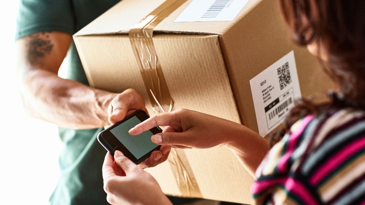 নেটৱৰ্ক নাথাকিলে ফোনটোৰ পৰা চিমটো এবাৰ আঁতৰাই দিয়ক । ইয়াৰ পাছত অলপ সময়ৰ অপেক্ষা কৰি পুনৰ ছিমটো ফোনত লগাই দিয়ক । এই কাম কৰিলে পুনৰ ভাল নেটৱৰ্ক পোৱাৰ অধিক সম্ভাৱনা থাকে ।