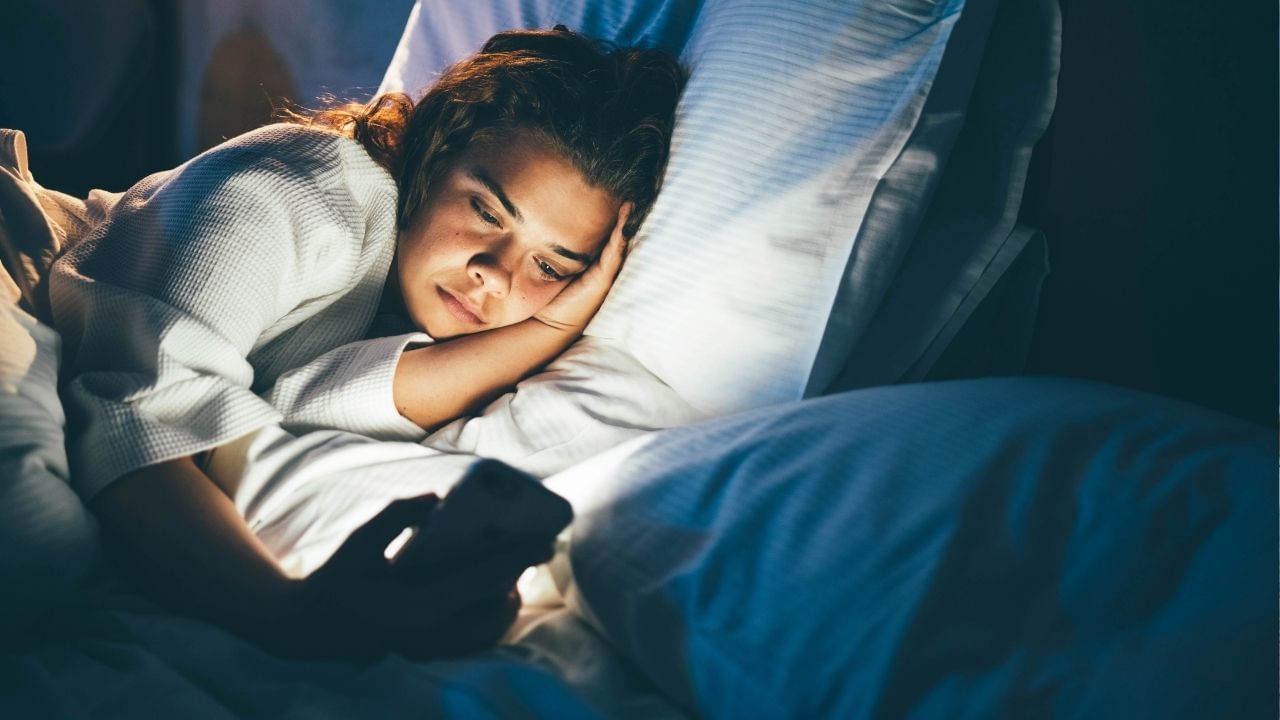 নেটৱৰ্কৰ সমস্যা হোৱাৰ সময়ত আপুনি নতুন নেটৱৰ্ক চিগনেলৰ বাবে চেষ্টা চলাব পাৰে । ইয়াৰ বাবে আপুনি আপোনাৰ মোবাইলৰ  ফ্লাইট মোড অন-অফ কৰিব লাগিব । ইয়াৰ পাছতে নতুন নেটৱৰ্কত চিগনেল ভাল হোৱা সম্ভাৱনা থাকে।