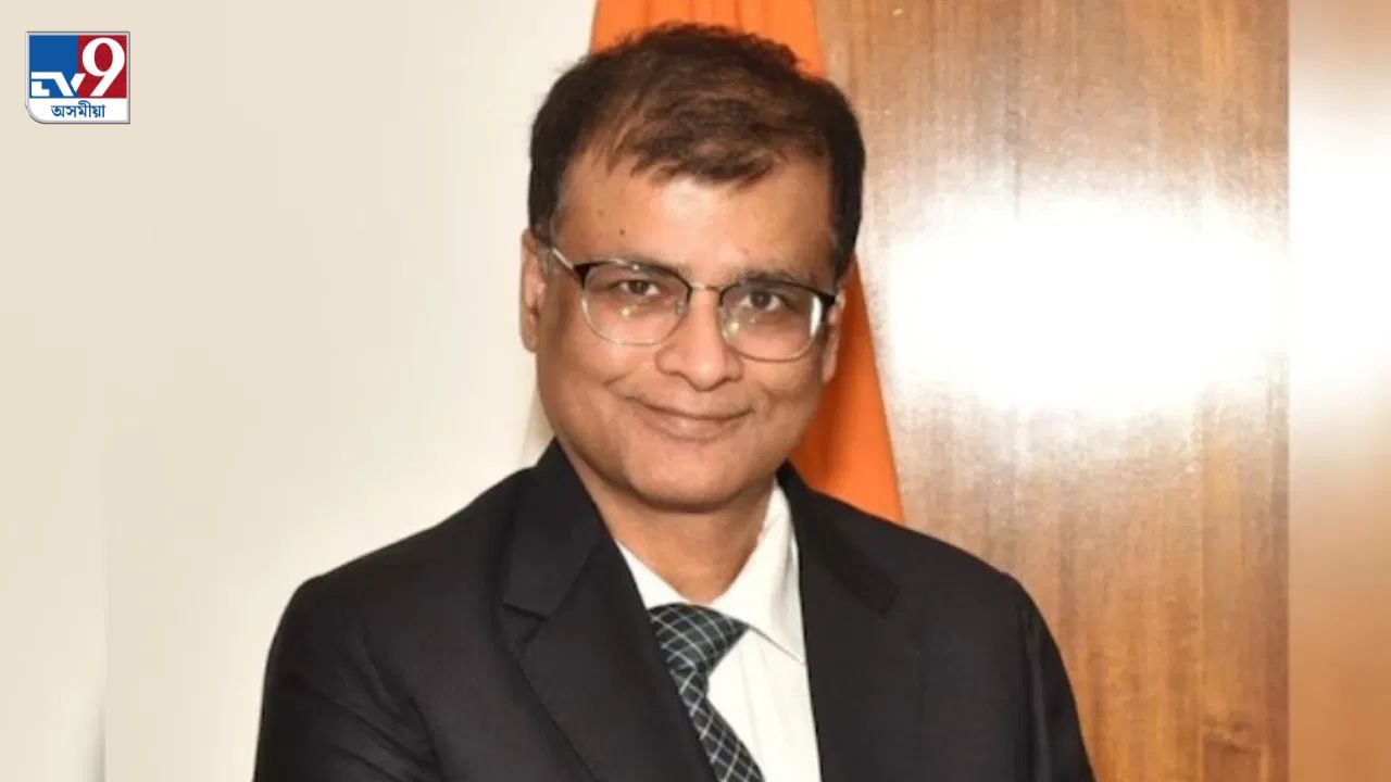 EDৰ নতুন সঞ্চালক হিচাপে নিযুক্ত কোন এই ৰাহুল নবীন? চাওক তেওঁৰ বিষয়ে.. EDৰ নতুন সঞ্চালক হিচাপে নিযুক্ত কোন এই ৰাহুল নবীন? চাওক তেওঁৰ বিষয়ে..