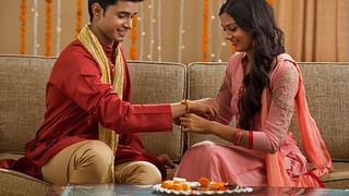 Raksha Bandhan ত এই ৫ টা উপহাৰে আপোনাৰ ভণ্টীক সুখী কৰিব, সোনকালে অৰ্ডাৰ কৰক