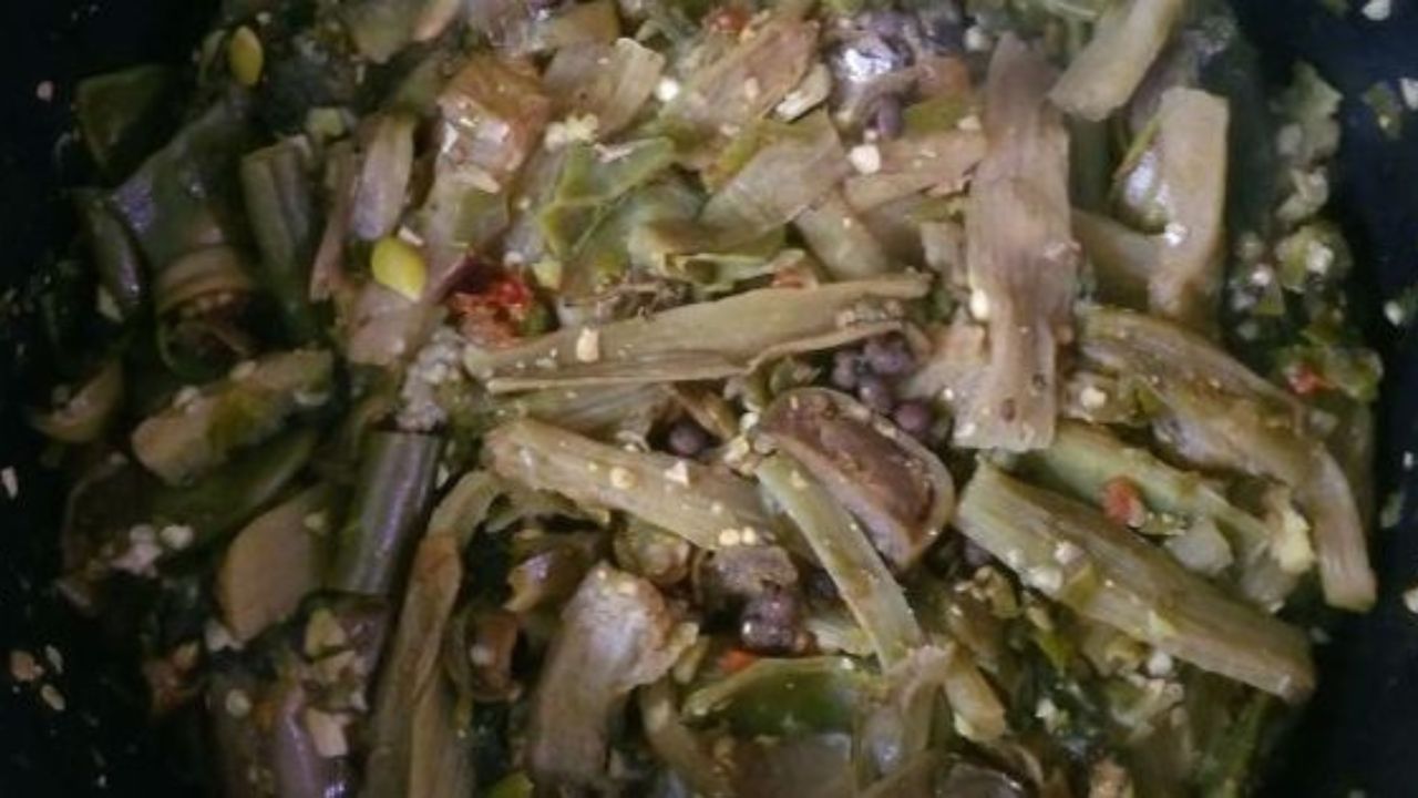 পচলাত প্ৰচুৰ পৰিমাণে আঁহ থকাৰ বাবে কোষ্ঠকাঠিন্যত সুফল পোৱা যায়। আইৰণ, ভিটামিন B6 আদি থকাৰ বাবে ৰক্তহীনতা বা এনিমিয়া ৰোগত উপকাৰী। লগতে ই উচ্চ ৰক্তচাপত পচলা উপকাৰী। ই ৰক্তচাপ নিয়ন্ত্ৰণ কৰাত সহায় কৰে।