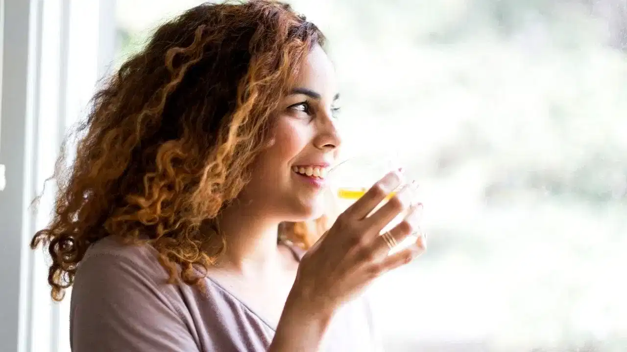 Skin Detox: ছালখন ডিটক্স কৰাটো গুৰুত্বপূৰ্ণ, এই পানীয়বোৰ দৈনিক খালী পেটত খাওক
