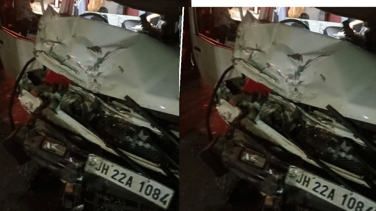 দুৰ্ঘটনাতপতিত প্ৰাক্তন মুখ্যমন্ত্ৰীৰ কনভয়, থিতাতে নিহত এজন জোৱান, আহত কেইবাজনো দুৰ্ঘটনাতপতিত প্ৰাক্তন মুখ্যমন্ত্ৰীৰ কনভয়, থিতাতে নিহত এজন জোৱান, আহত কেইবাজনো
