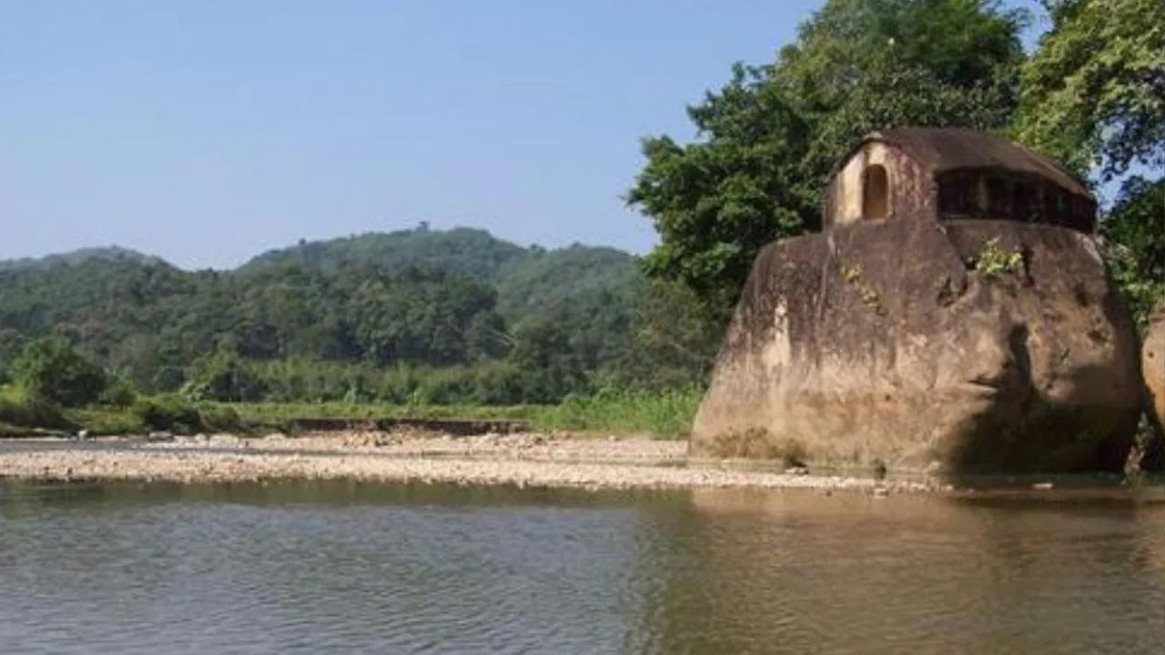 মাইবং - মাইবং হাফলঙৰ পৰা ৪৫ কিলোমিটাৰ দূৰত্বত। এই ঠাইখন এসময়ত অসমৰ কছাৰী ৰজাসকলৰ ৰাজধানী আছিল।