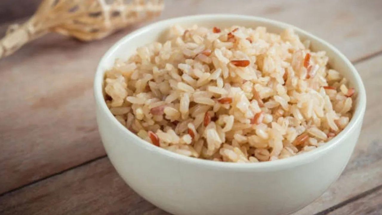 বজাৰত বিভিন্ন ধৰণৰ চাউল পোৱা যায়। স্বাস্থ্যৰ বাবে উপকাৰী চাউল কেইবাবিধো আছে ।